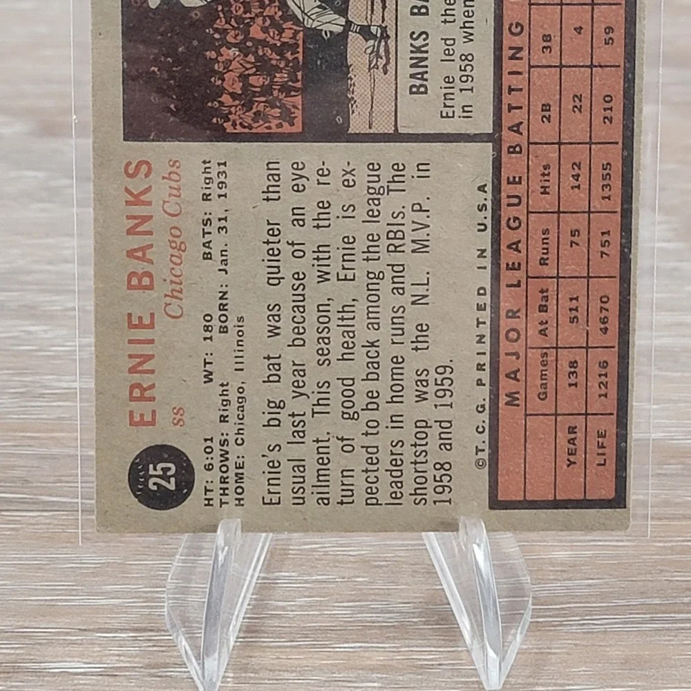 Ernie Banks 1962 Topps 25 Chicago Cubs Shortstop HOF Vintage Baseball Card